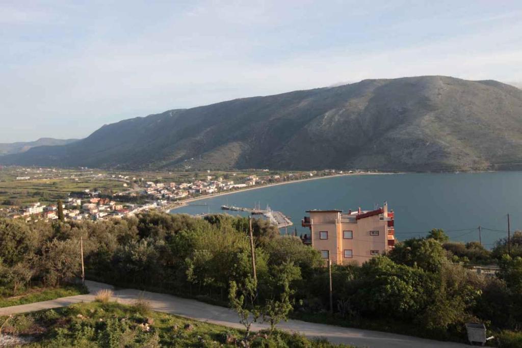 Almini Apartments Платарія Екстер'єр фото