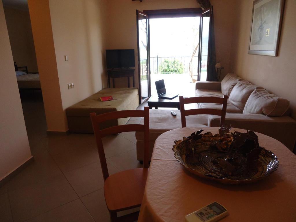 Almini Apartments Платарія Номер фото